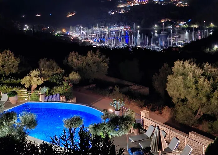 Villas Amantea- Four Villas With Big Pool And Infinity Pool