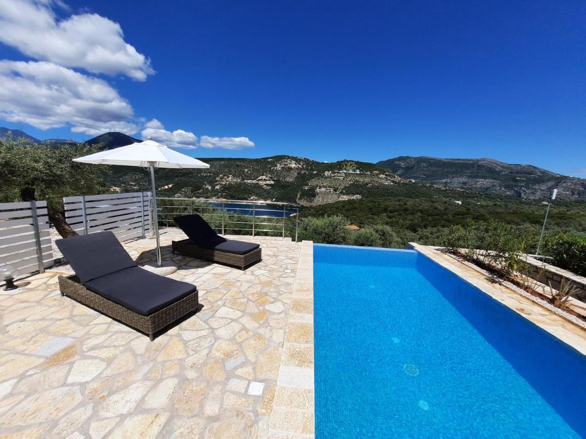Amantea- Four With Big Pool And Infinity Pool