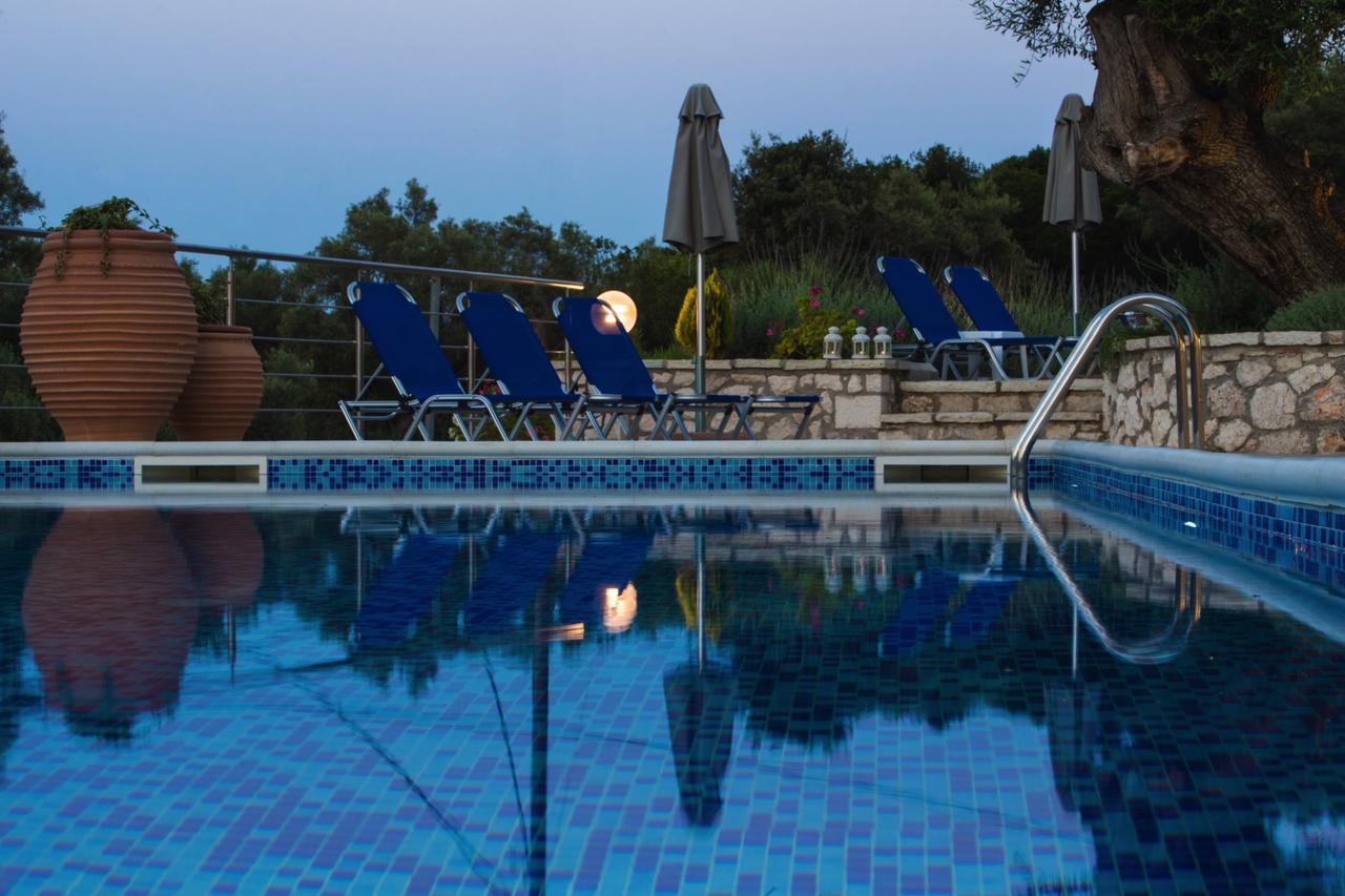 Villas Amantea- Four Villas With Big Pool And Infinity Pool Ferienhaus *