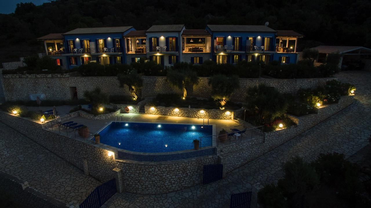 Villas Amantea- Four Villas With Big Pool And Infinity Pool Ferienhaus