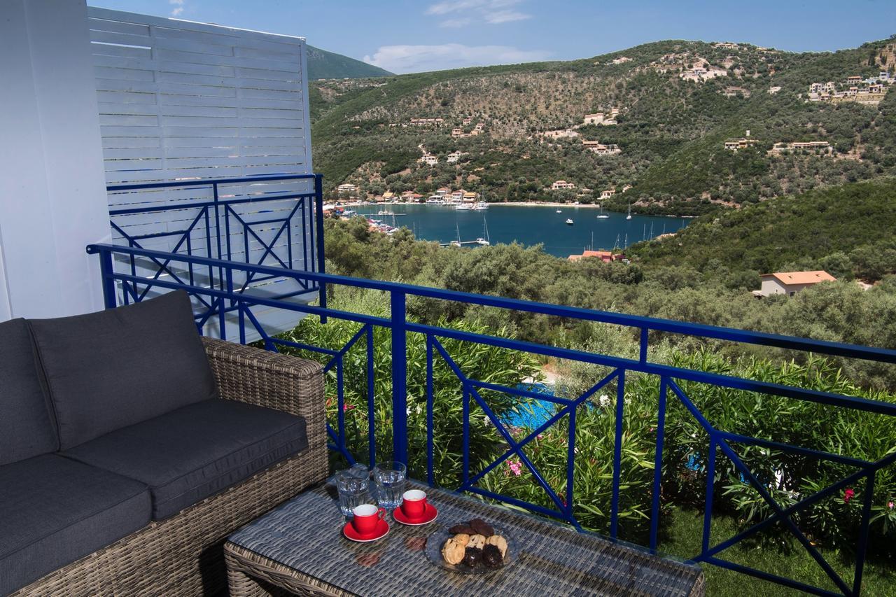 Amantea- Four With Big Pool And Infinity Pool