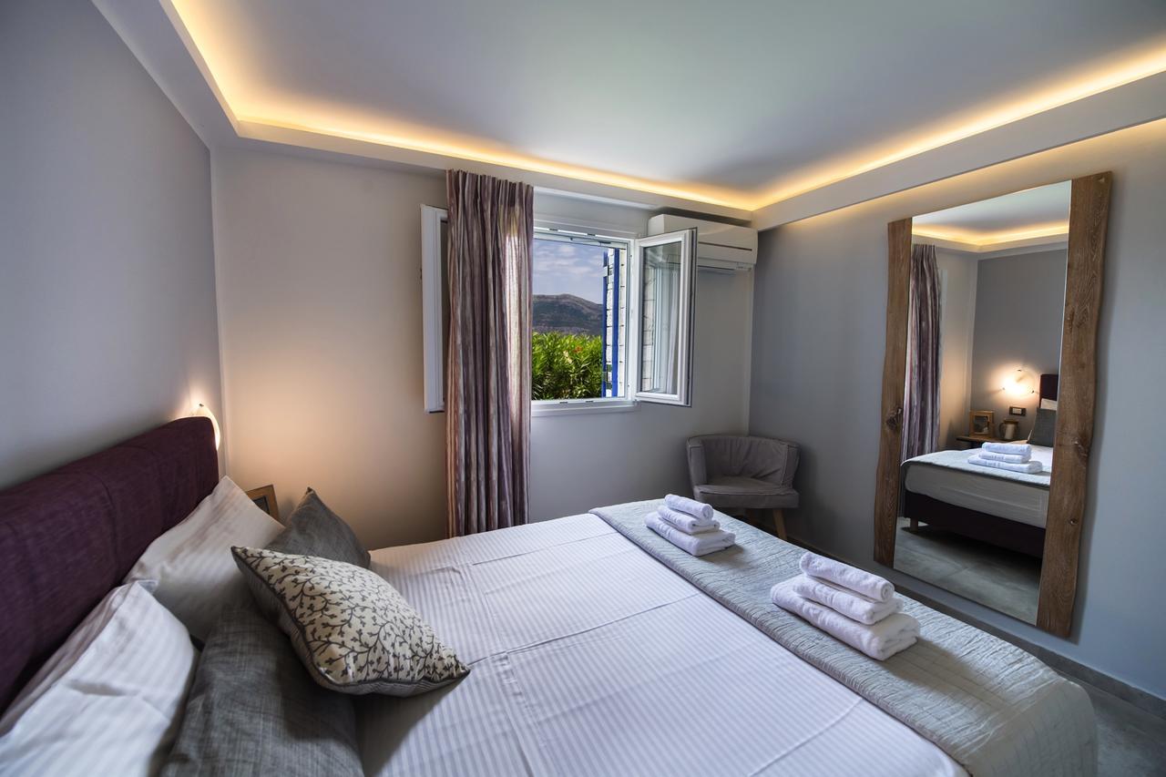 Villas Amantea- Four Villas With Big Pool And Infinity Pool Ferienhaus