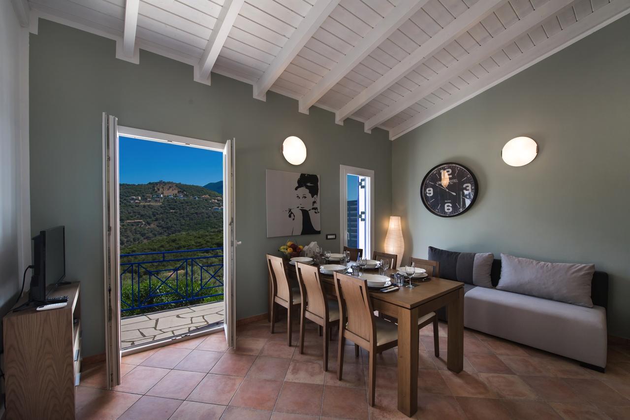 Villas Amantea- Four Villas With Big Pool And Infinity Pool Syvota